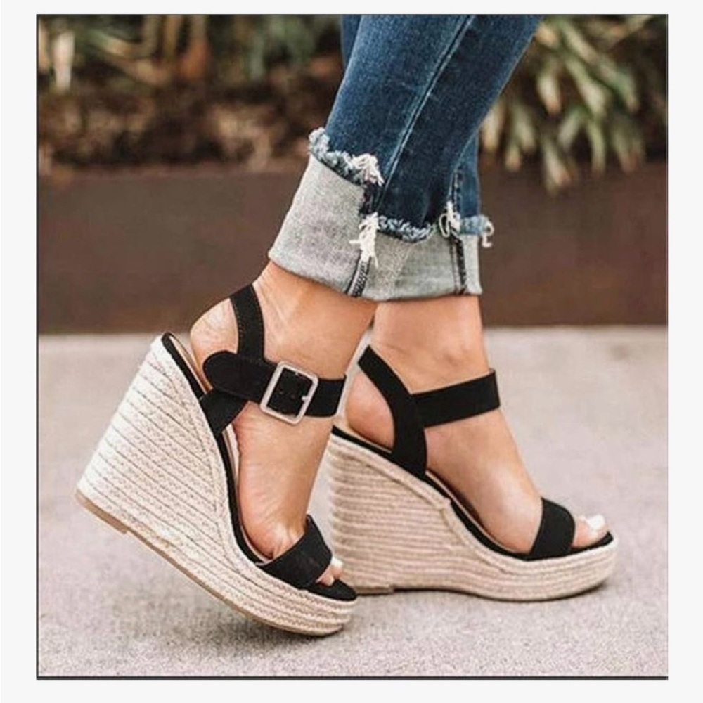 Vicki Vicki Elegant Black Wedge Sandals
